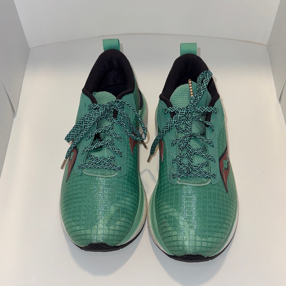 Saucony Freedom Crossport
Running Shoes